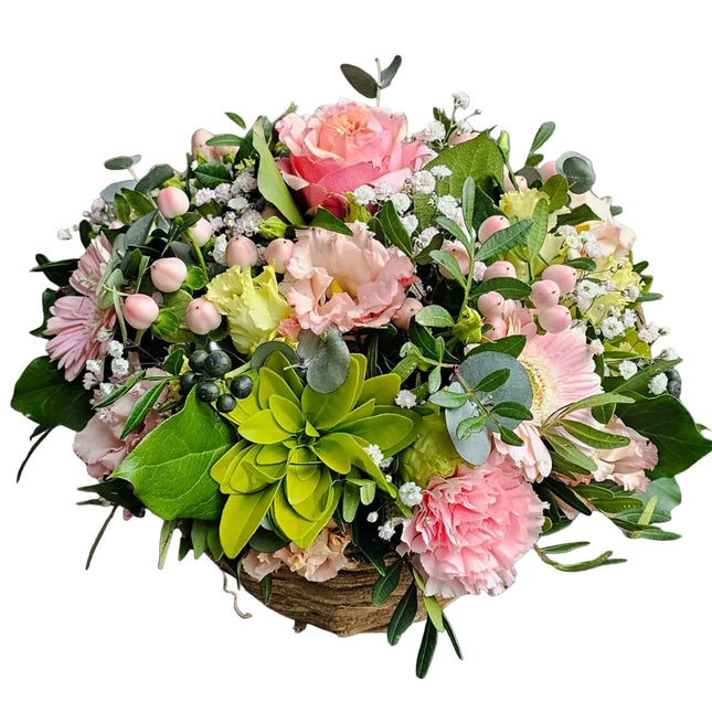 Zarter rosa Blumenkorb mit Rose Schleierkraut und frischem Grün in Zürich verschicken