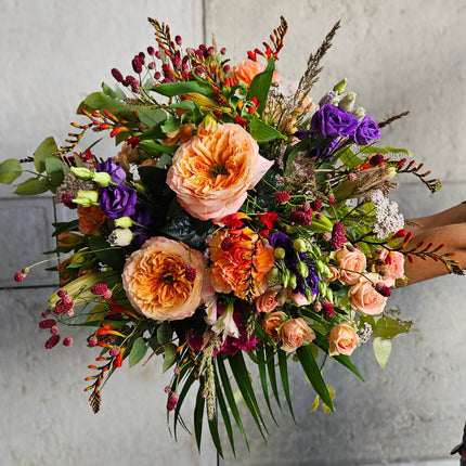 Apricot Blumenstrauss mit Rosen und saisonalen Blumen online bestellen in Zürich mit Lieferun