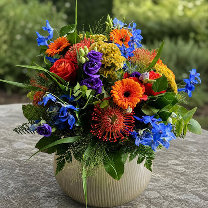 Bunter Blumenstrauss mit saisonalen Blumen online bestellen in Zürich mit schneller Lieferung