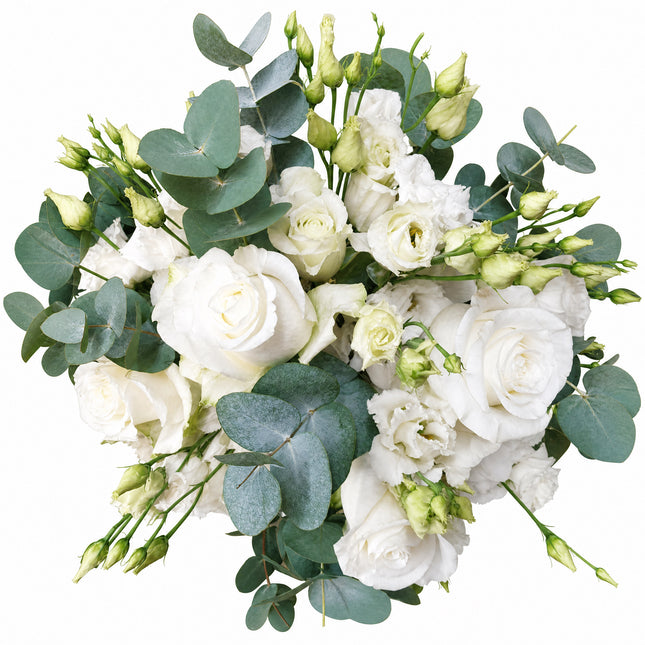 White Dream Blumenstrauss mit Rosen Lisianthus und Eukalyptus