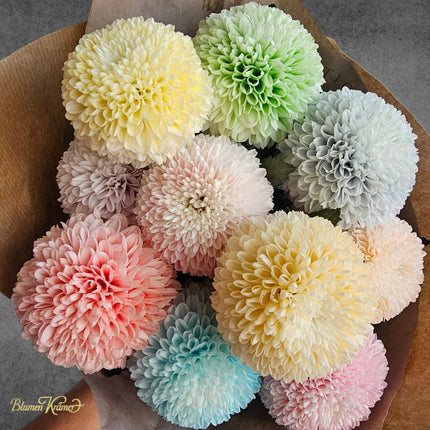 Blooming Lollies Blumenstrauss mit pastellfarbenen Kugelchrysanthemen online bestellen und liefern lassen in Zürich