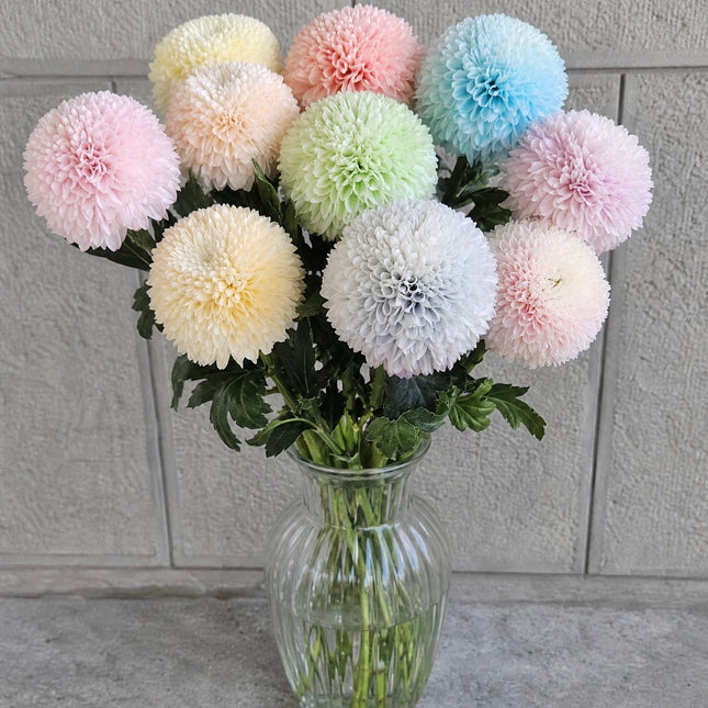 Blooming Lollies Blumenstrauss mit pastellfarbenen Kugelchrysanthemen online bestellen und liefern lassen in Zürich