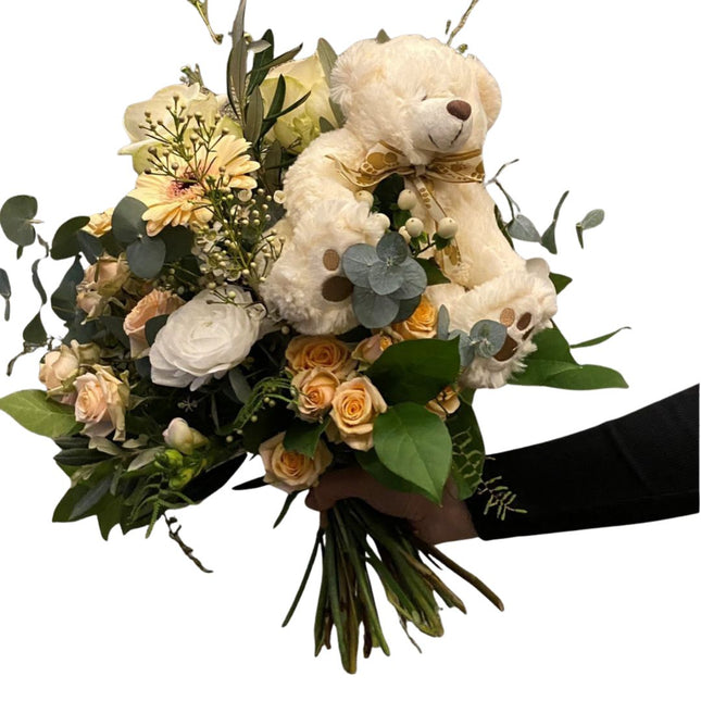 Saisonaler Blumenstrauss mit Teddy in Crème oder Braun Geschenk für Mami und Baby online kaufen