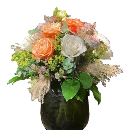 Rosenkönigin handgebundener Blumenstrauss mit frischen Rosen