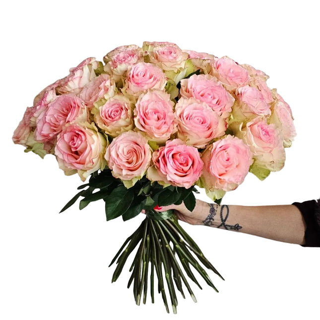 Esperance Rosenstrauss in Rosé und Crème frisch gebunden Blumen online kaufen in Zürich