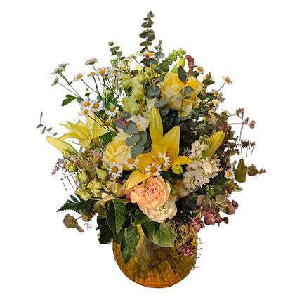 Sonnenlicht Blumenstrauss mit Lilien, Rosen, Kamille und Lisianthus handgebunden – Blumenstrauss Zürich Geschenk online bestellen