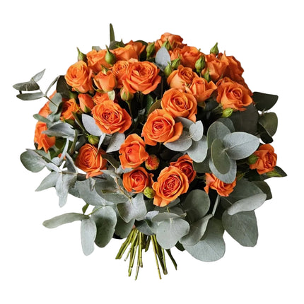 Spray Roses Bouquet mit orangefarbenen Sprayrosen und Eukalyptus
