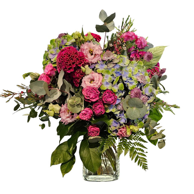 Violet Dream Blumenstrauss mit üppigen violetten Hortensien