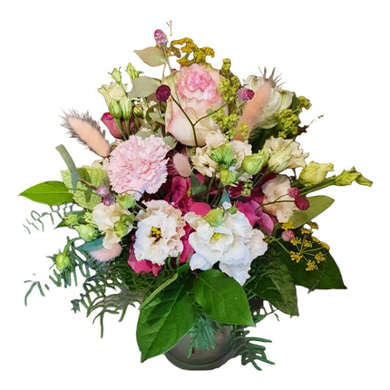 Rosie Blumenstrauss mit zarten rosa Blumen und sanften Pastelltönen