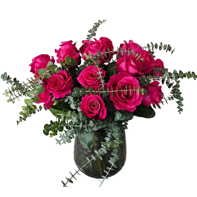 Rosenstrauss mit zarten Rosen und Eukalyptus