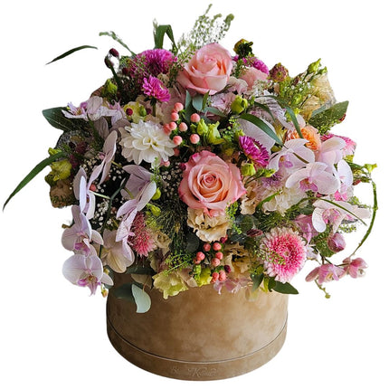 Blumenbox mit saisonalen Rosen, Orchideen und frischen Blumen in Rosa und Creme online bestellen mit Lieferung in Zürich und Umgebung.