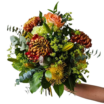 Herbst Winter Blumenstrauss mit Rosen, Lilien, Chrysanthemen und Nutans in Orange, Gelb, Rot und Braun
