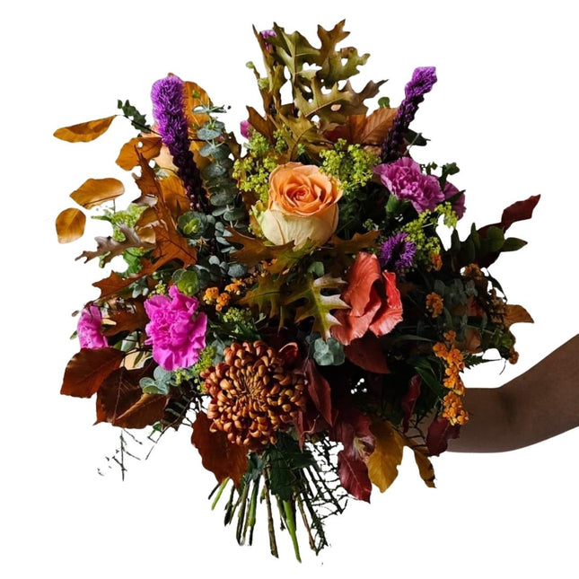 Herbst Winter Blumenstrauss mit Rosen, Nelken, Chrysanthemen und saisonalen Blüten