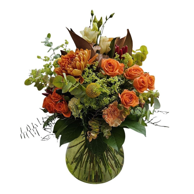 Herbstmorgen Blumenstrauss mit Chrysanthemen und feinen Sprayrosen