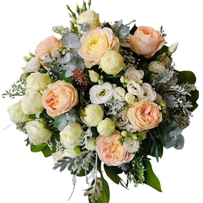 Rosa Rosenstrauss mit Polyantha Rosen  creme und saisonalen Blumen
