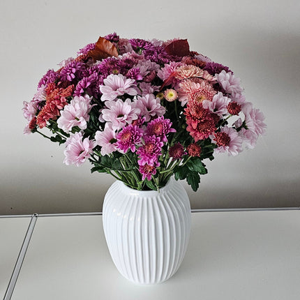 Grosser Chrysanthemenstrauss mit harmonischen Rosa- und Violetttönen als Geschenk zum Geburtstag oder als Dankeschön