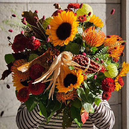 Blumenstrauss mit Sonnenblumen, Chrysanthemen und Nutans online bestellen Zürich