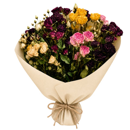 Bunter Trockenblumenstrauss mit Poliantha Rosen