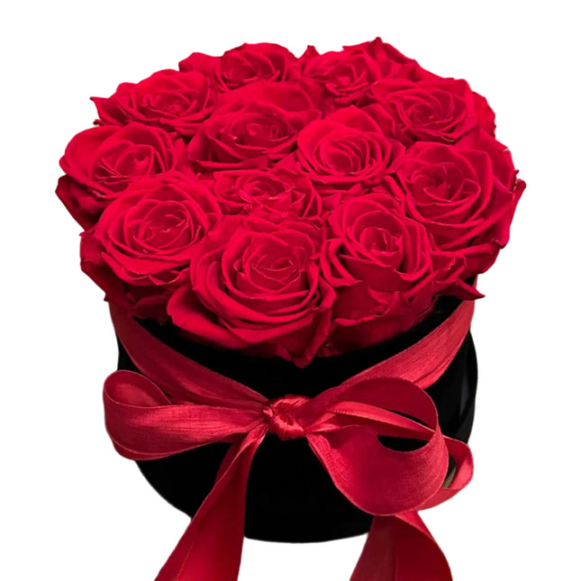 Rosenbox mit stabilisierten roten Rosen in hochwertiger Samtbox